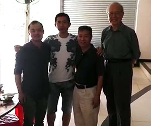 專業功放柯*老板與環(huán)形變壓器僑洋老板就餐